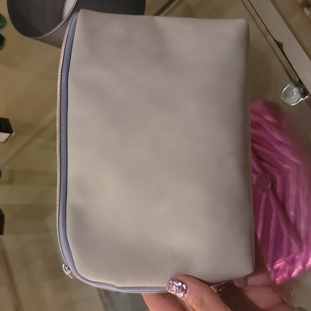 Benefit, IT Cosmetics, YSL, & Bareminerals mascara bundle with brand new bag! - Picture 13 of 16
